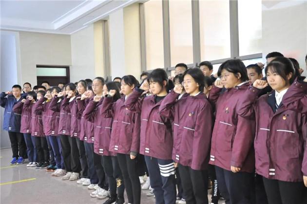 男子挑包月车牌“克隆” 逃了停车费却进了拘留所